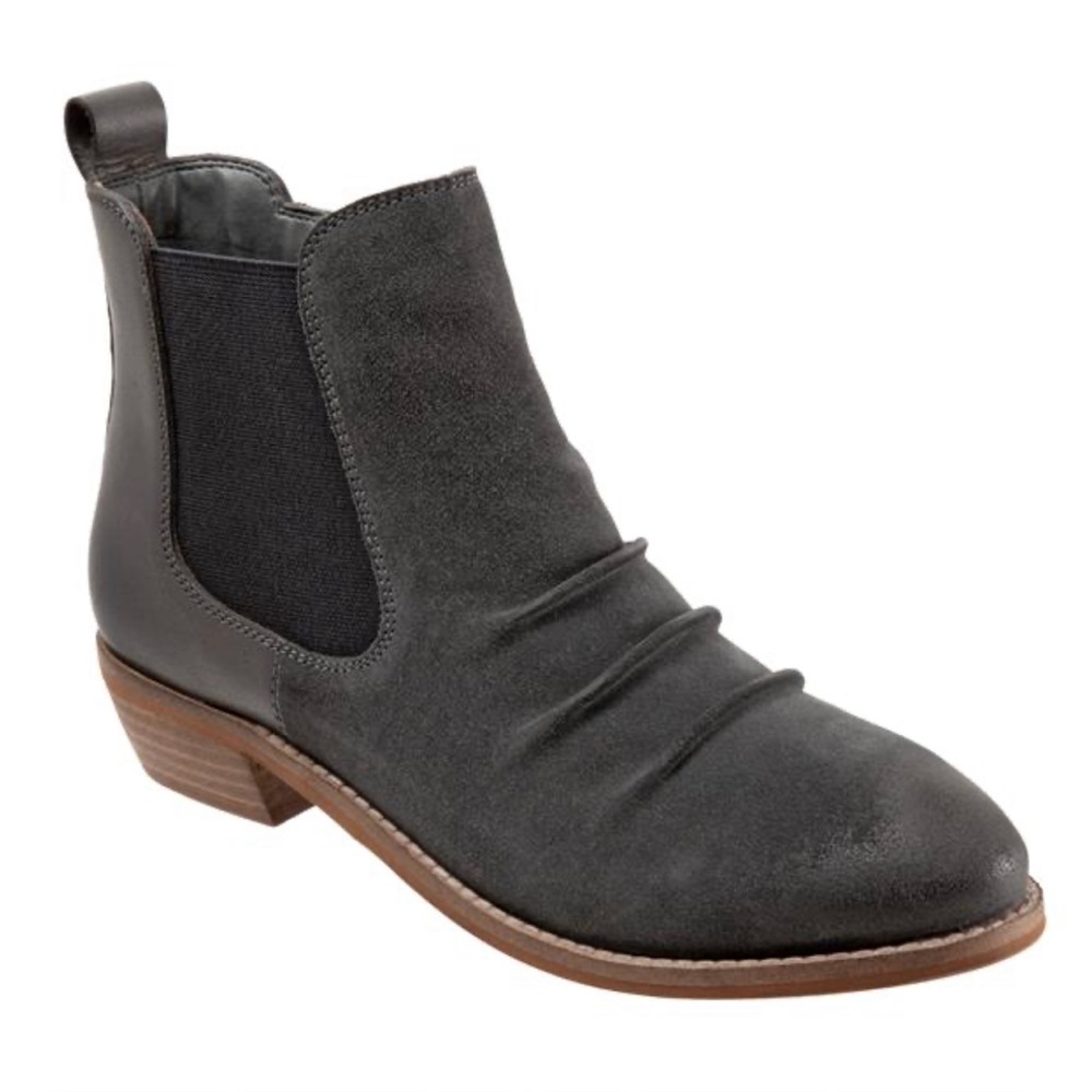 EUC- SoftWalk ‘Rockford’ Suede Ankle Boots